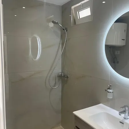 Albi Apartament Apartment Golem (Tirana)